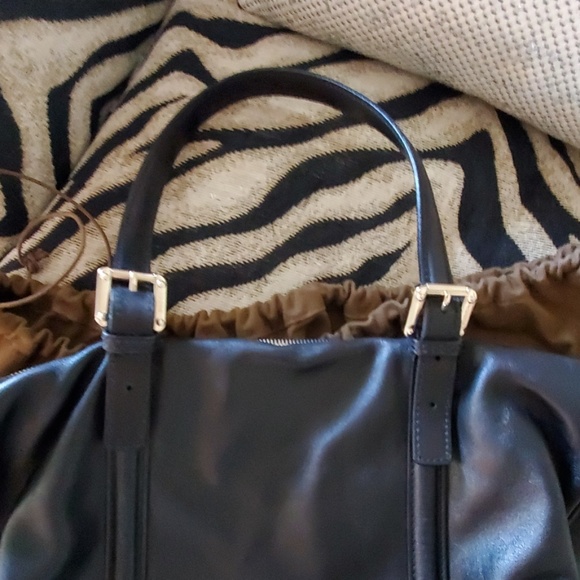 AUTHENTIC GUCCI LEATHER SATCHEL - Picture 5 of 7